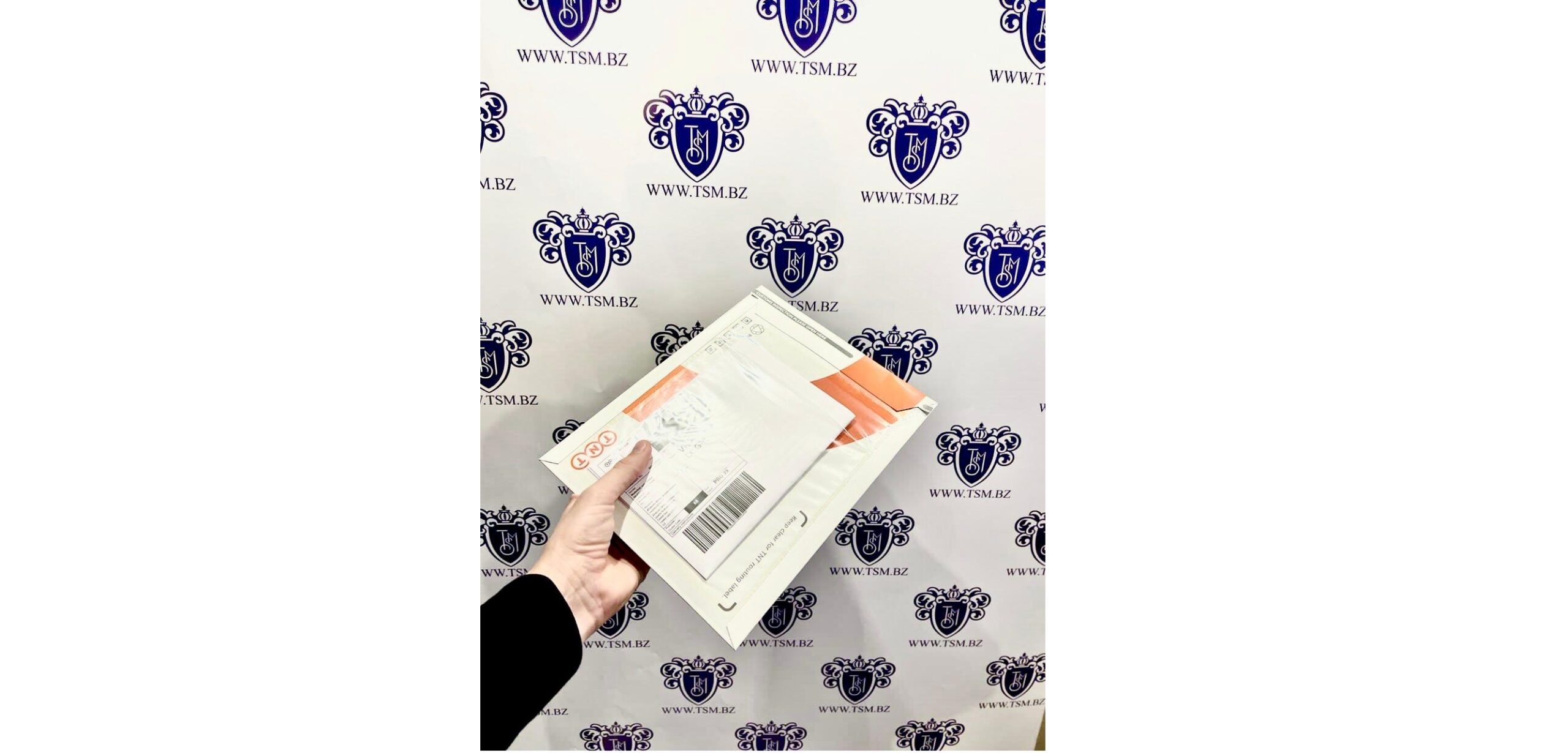 Доставка документов персональным курьером из России в банк на Кипре